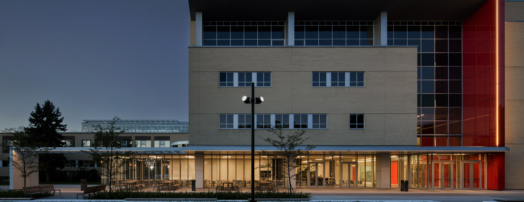 Facade College soir