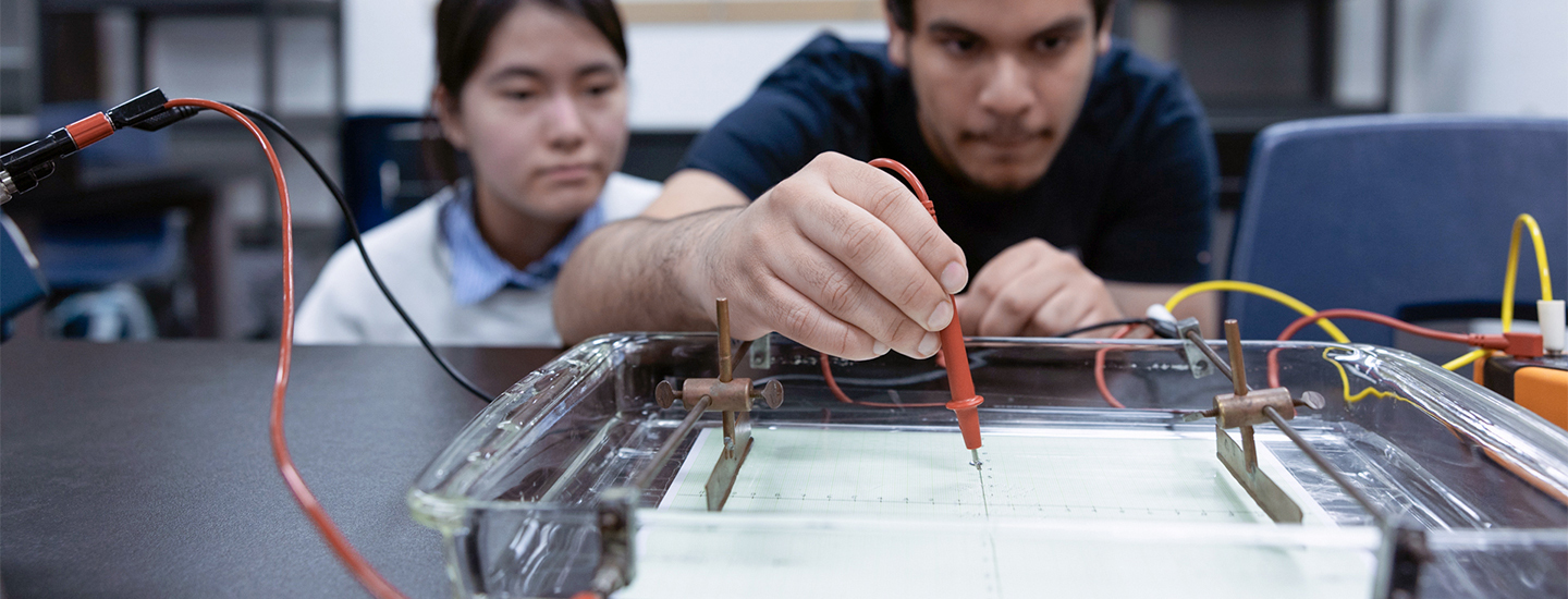 Sciences pures et appliquées - Multimètre - 1440 x 550